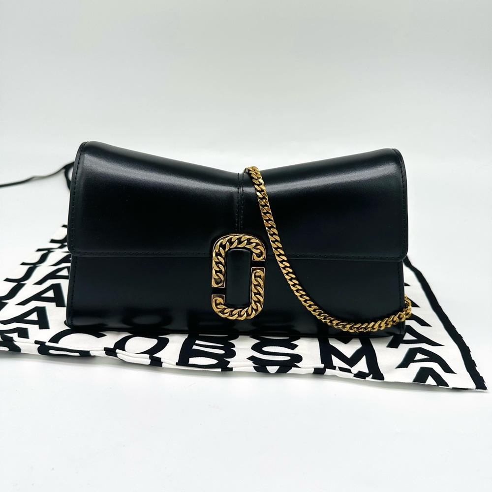 Marc Jacobs Black Leather Shoulder Bag With Gold Chain